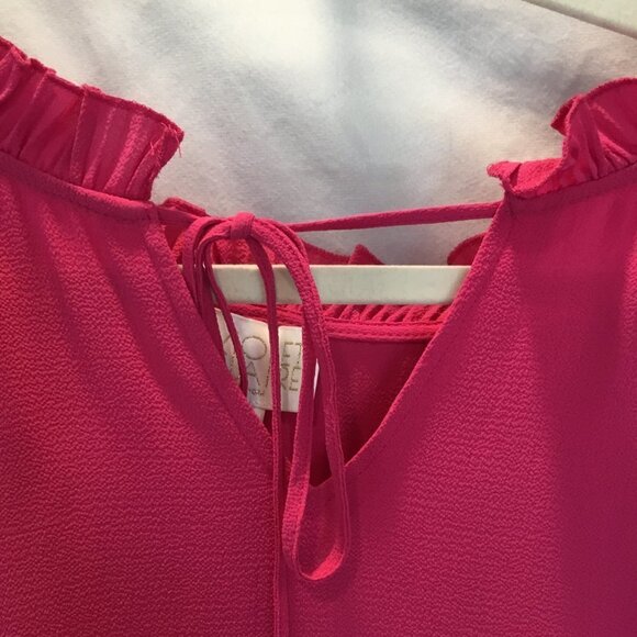 Violet & Claire Blouse Hot Pink Flutter Layer Mini Pleat Short Sleeve Sz Medium - Picture 6 of 7